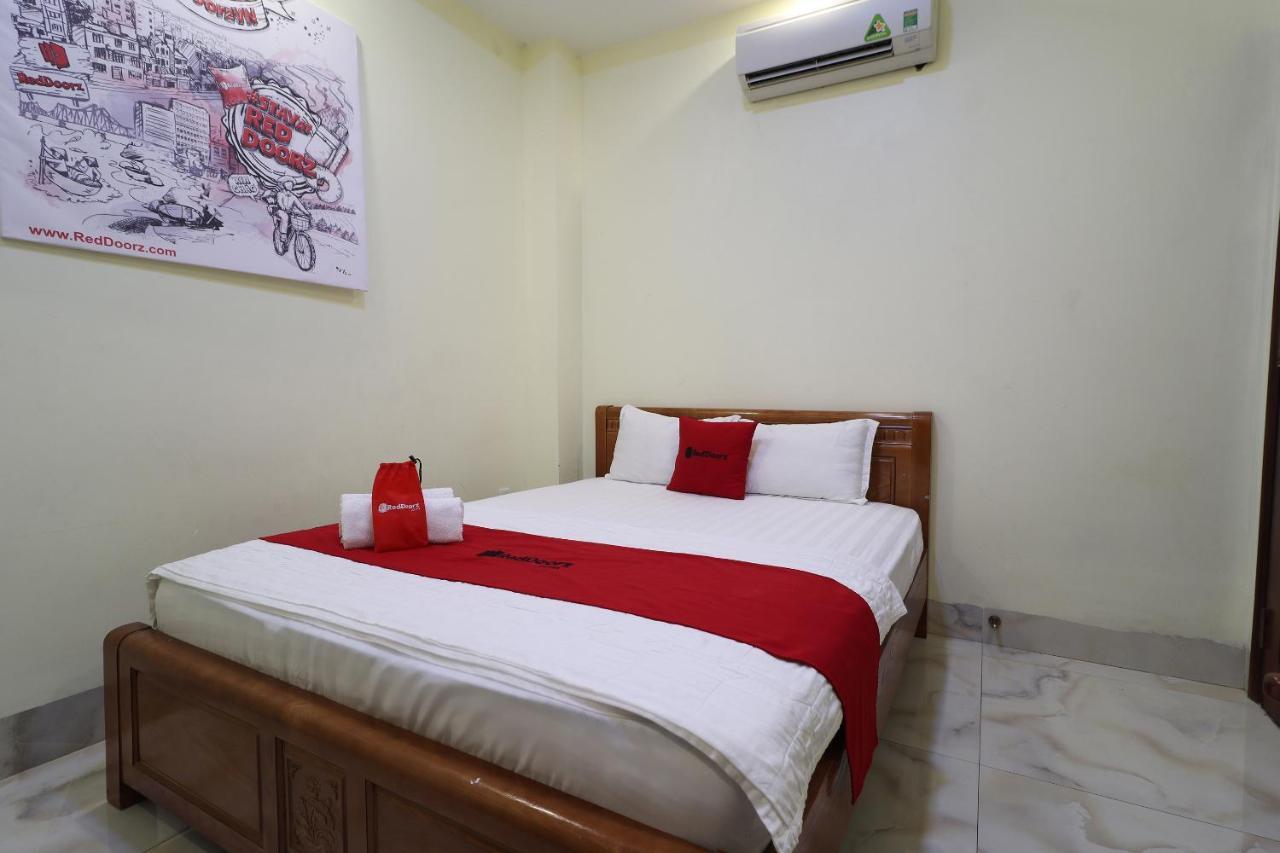 Reddoorz Plus @ Dong Den Street Hotel Ho Chi Minh City Exterior photo